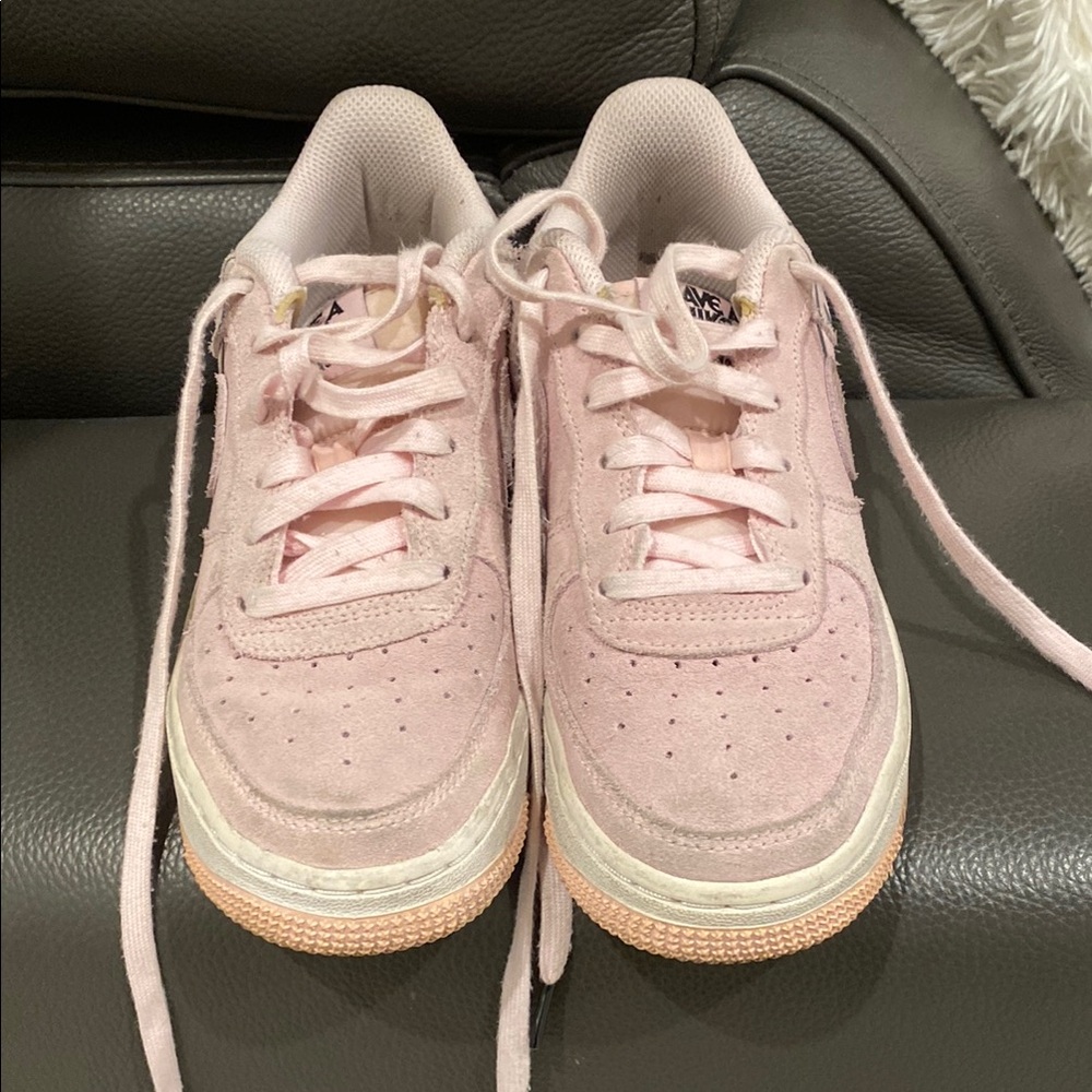 Nike Air Force 1 Low’ have a nike day pink suede